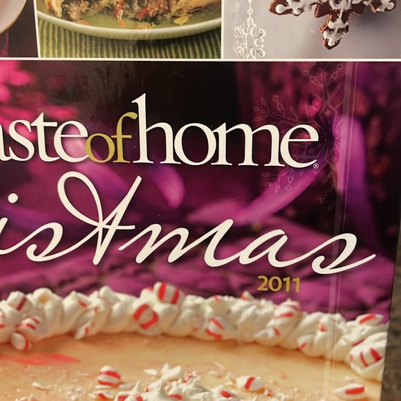 Taste of Home Christmas 2011 Hardcover Cookbook recipes & all things Christmas - Picture 2 of 5